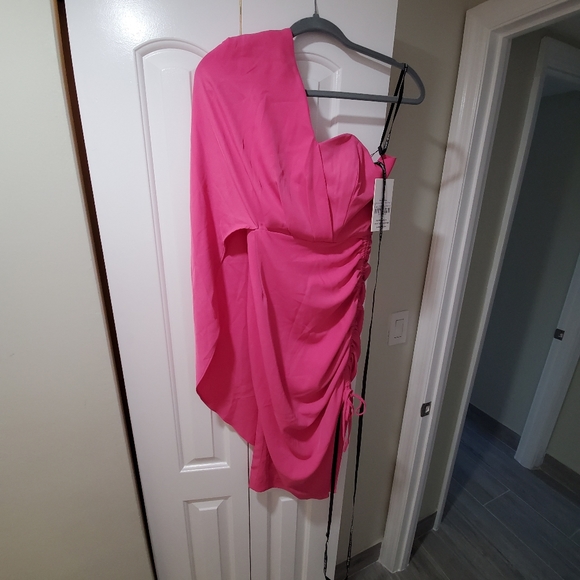 Dress - Picture 4 of 7